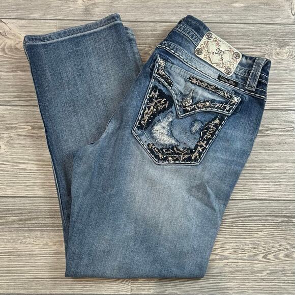 Miss Me Mid-Rise Easy Cropped Jeans Size 33 Y2K Style - Picture 2 of 7